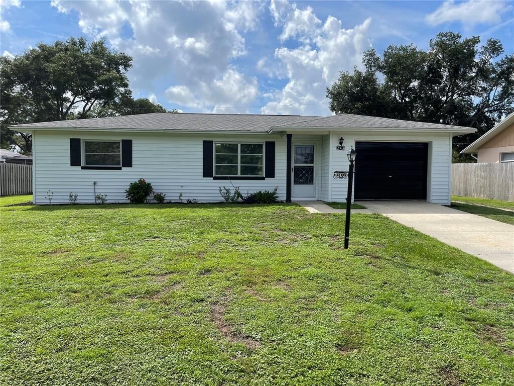 Property Photo:  302 S Tyler Street  FL 34465 