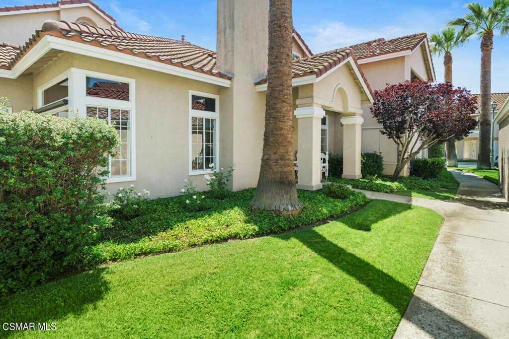 Property Photo:  645 Ivywood Lane B  CA 93065 