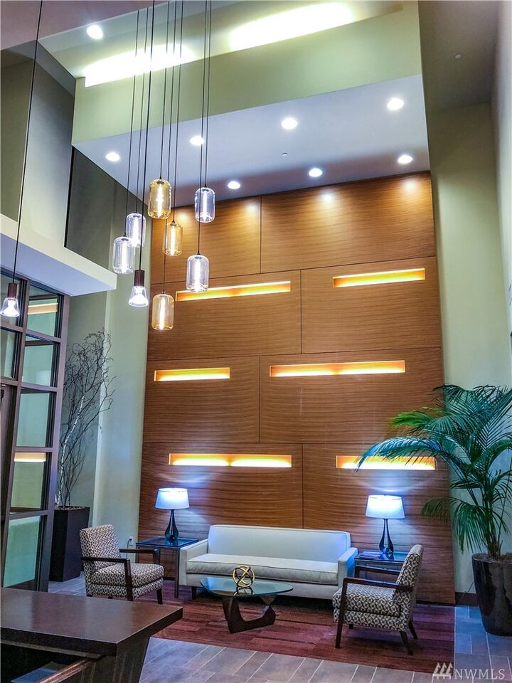 Property Photo:  10000 Main St 503  WA 98004 