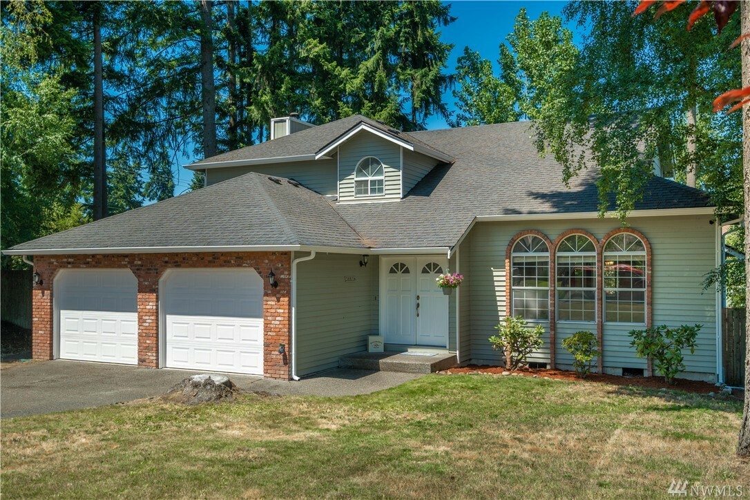 Property Photo:  3003 31st Ave SE  WA 98374 