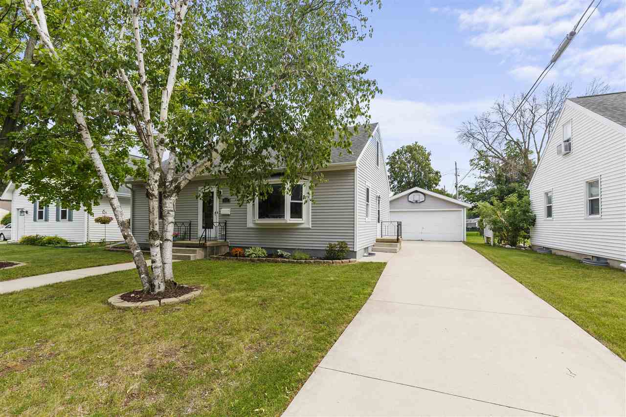 Property Photo:  612 E Division Street  WI 54935 