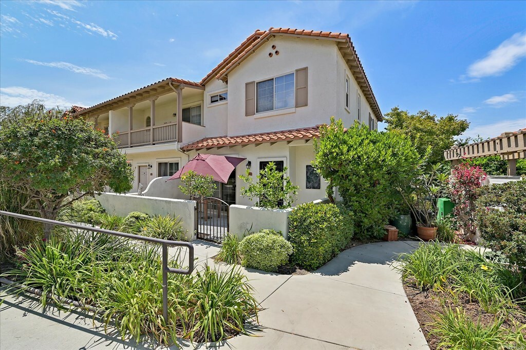 Property Photo:  1469 Rancho Rose Way 30  CA 92057 