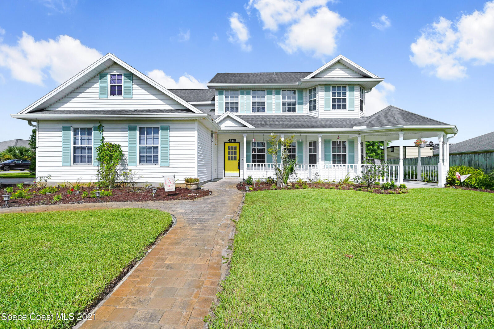 Property Photo: 4578 Helena Drive FL 32780