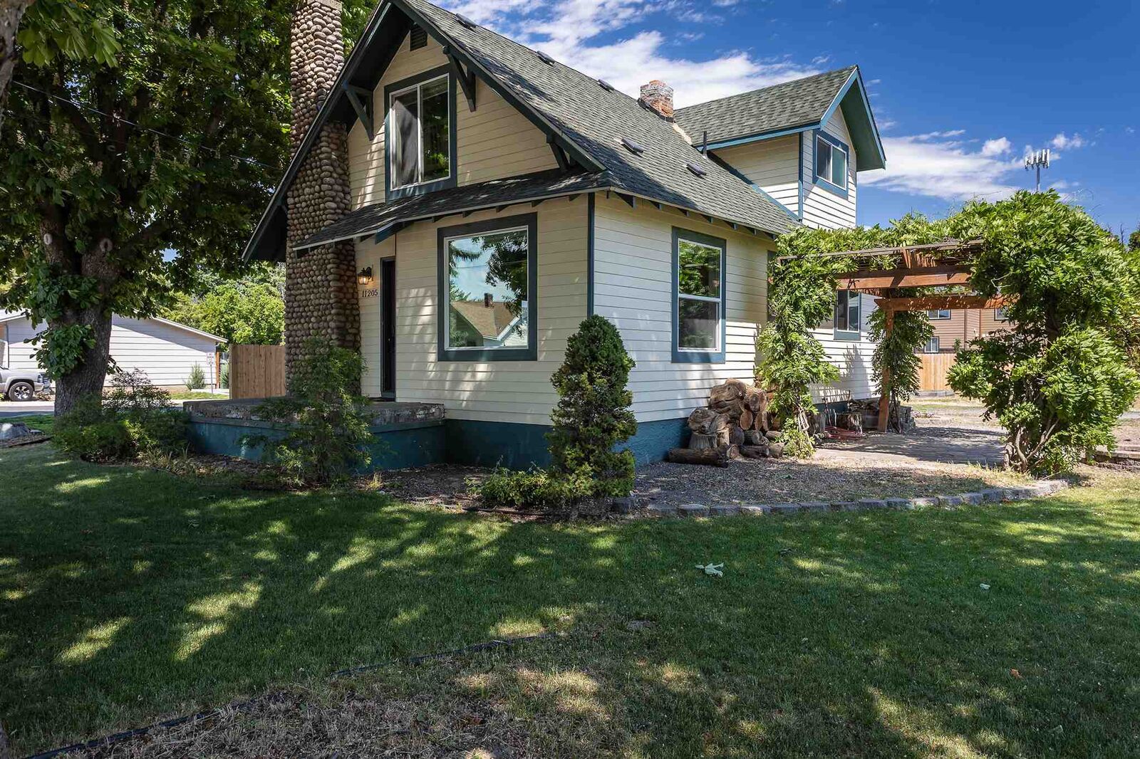 Property Photo: 11205 E 4th Ave WA 99206