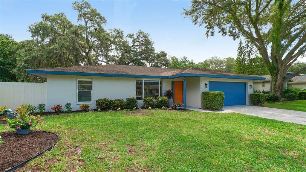 Property Photo:  2017 Arden Drive  FL 34232 