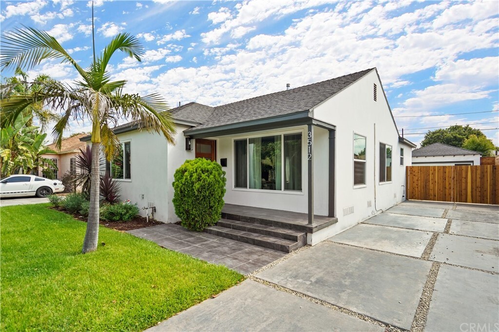 Property Photo: 3512 S Muirfield Road CA 90016