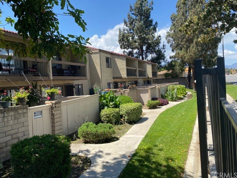 Property Photo:  9202 Citrus Avenue C  CA 92335 