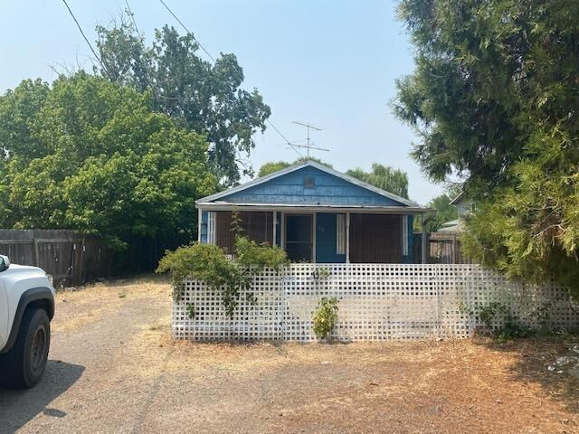 2511 Howard Avenue  Medford OR 97501 photo