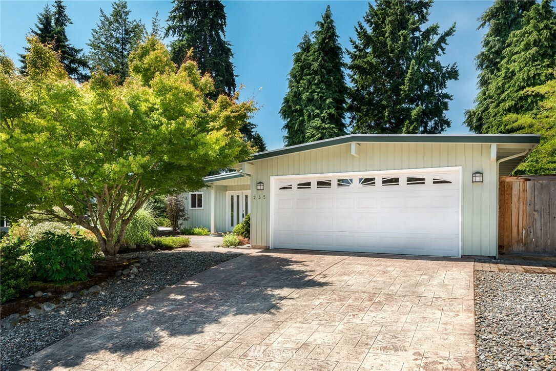 Property Photo:  235 153rd Place SE  WA 98007 