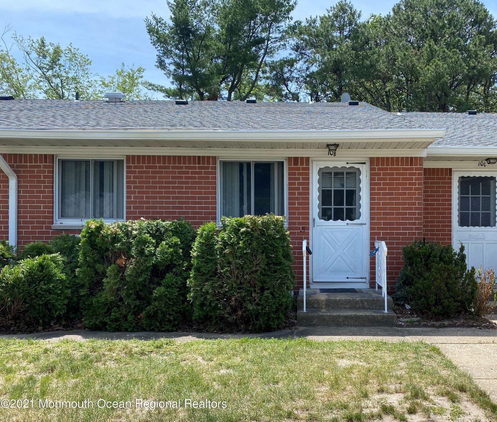 Property Photo:  10 Bennington Lane  NJ 08759 