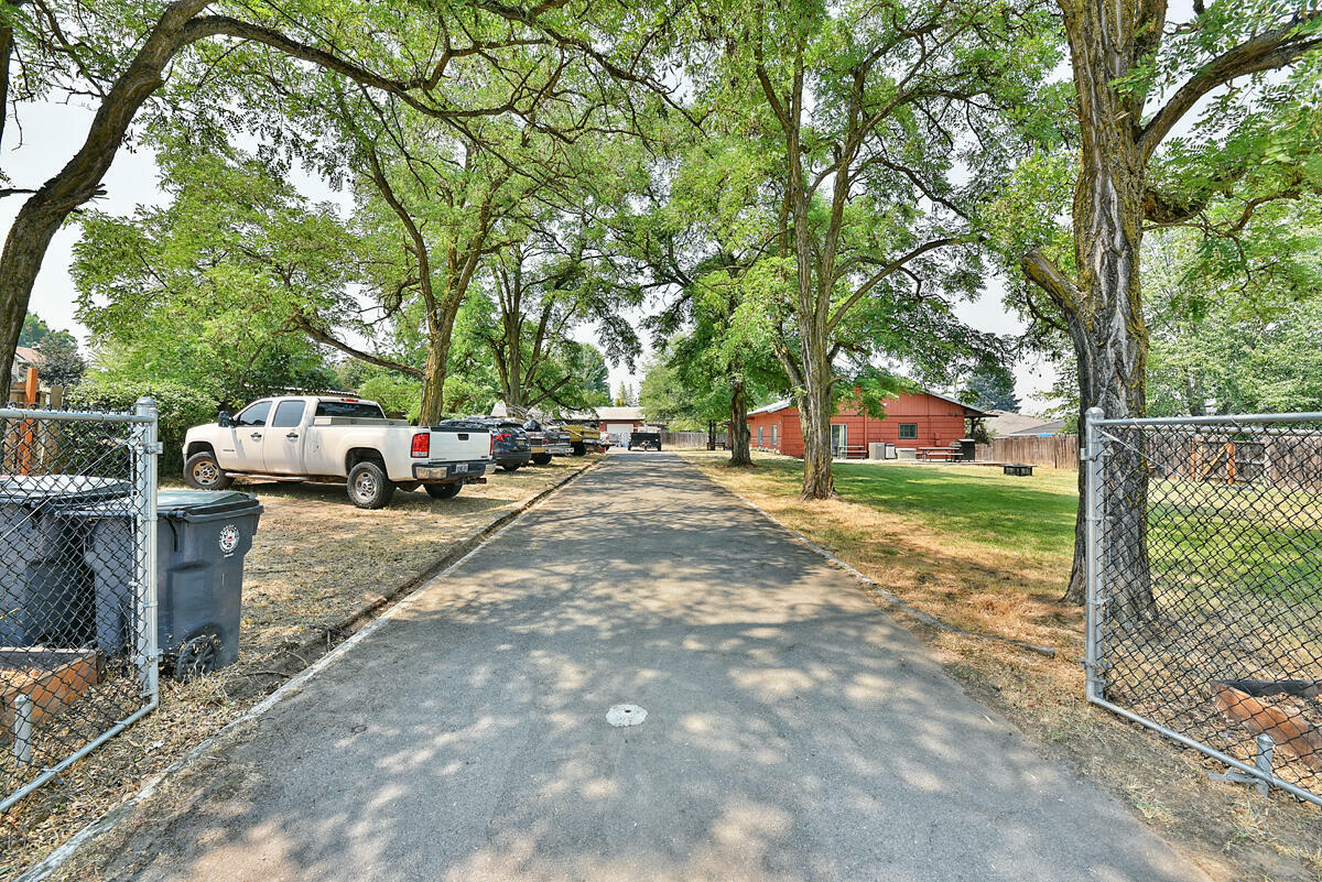 Property Photo:  1175 Brookdale Avenue  OR 97504 