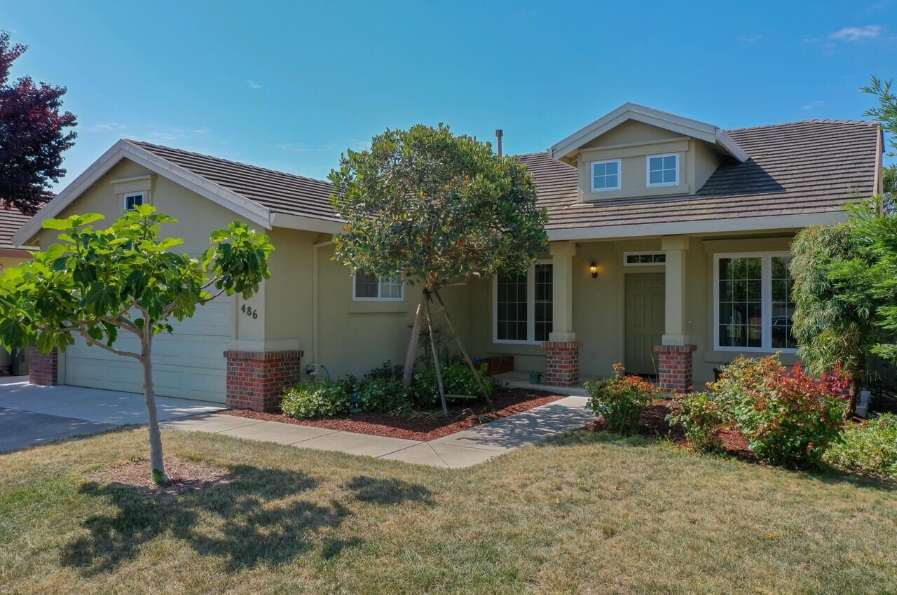 Property Photo: 486 Cascade Way CA 93906