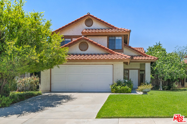Property Photo:  4135   Lost Springs Dr  CA 91301 