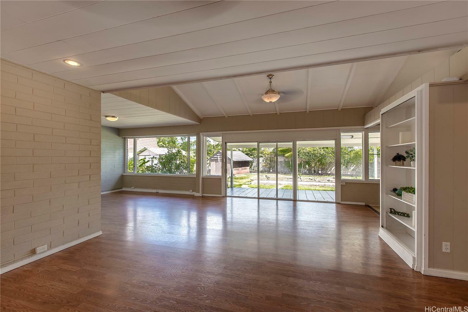 Property Photo:  44-667 Kaneohe Bay Drive  HI 96744 