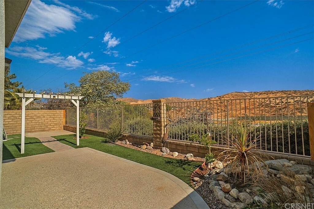 Property Photo:  28543 Calex Drive  CA 91354 