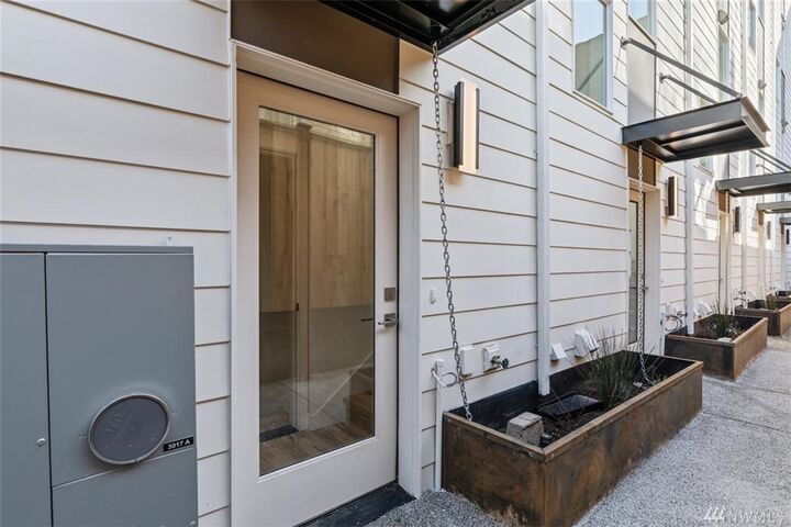 Property Photo:  3017 SW Charlestown St G  WA 98126 