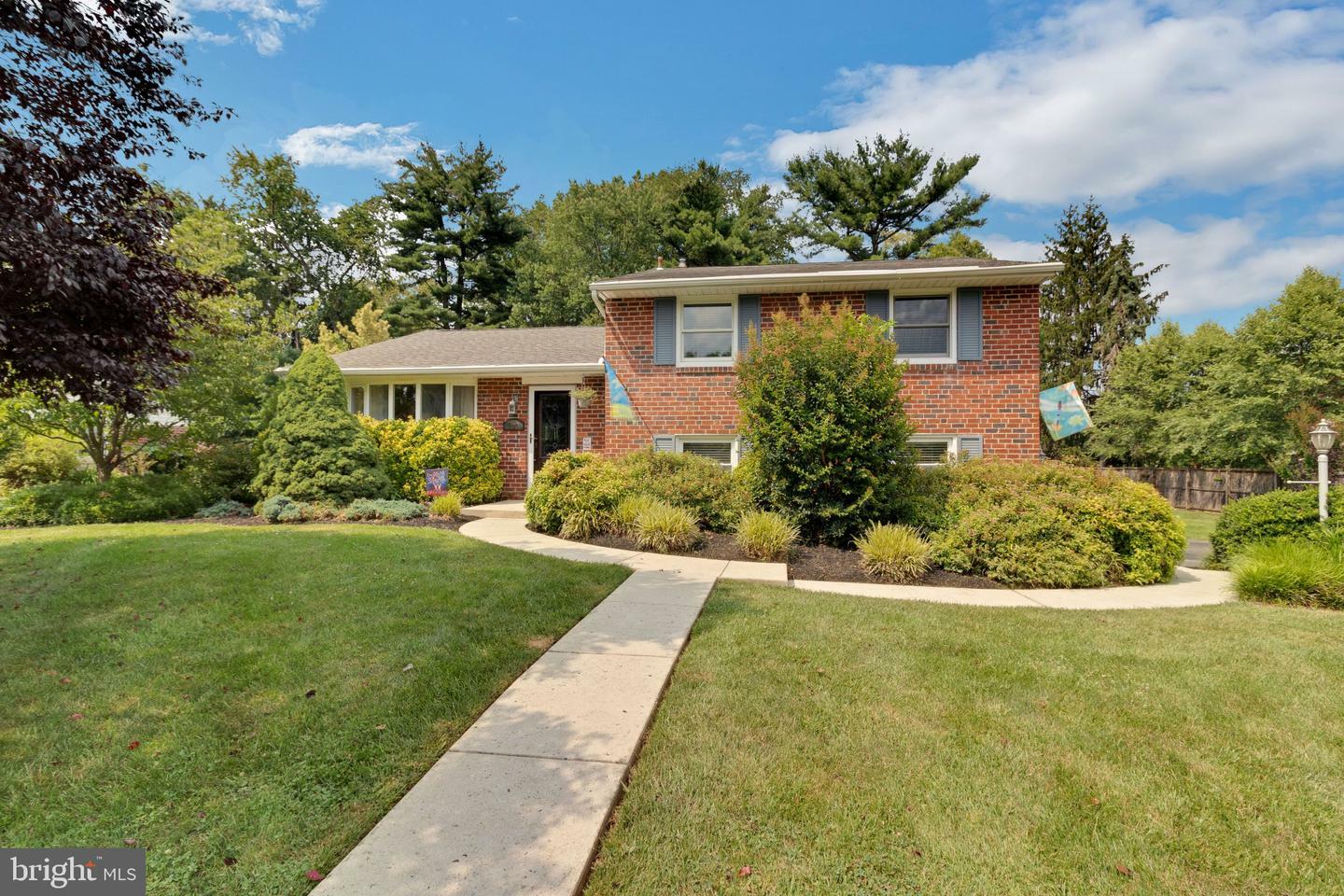 Property Photo:  510 Morris Lane  PA 19086 