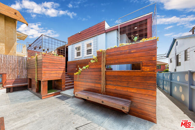 38   Sunset Ave B  Venice CA 90291 photo