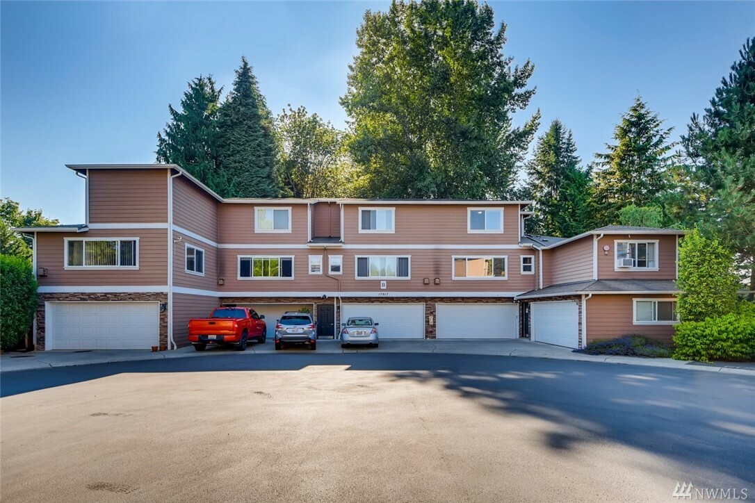 Property Photo:  17917 80th Ave NE #B4  WA 98028 