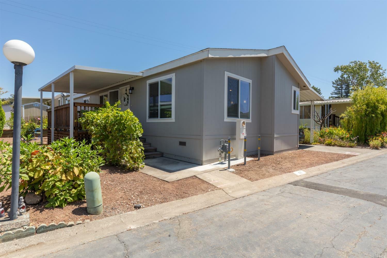 Property Photo:  44 Cardinal Way  CA 95409 