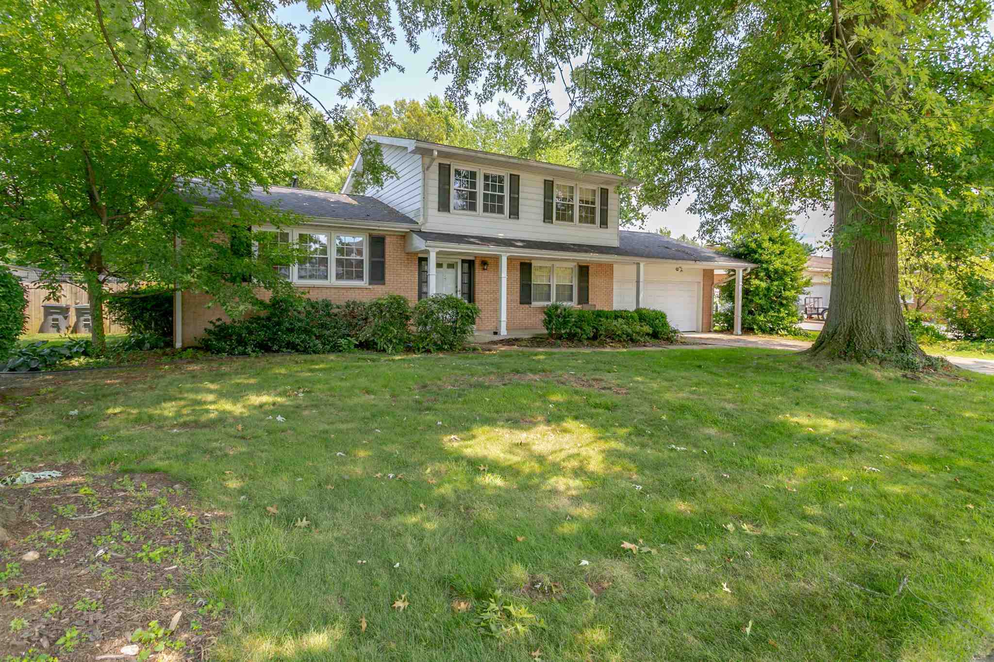 Property Photo: 1420 Lark Dr IN 47715