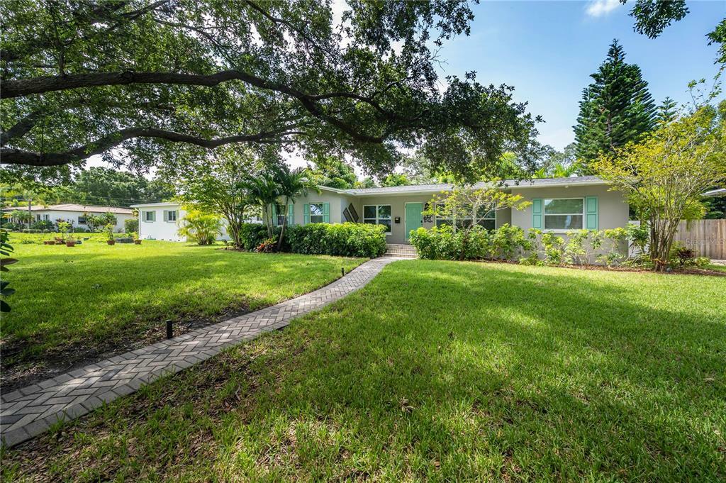 Property Photo:  432 36th Avenue NE  FL 33704 