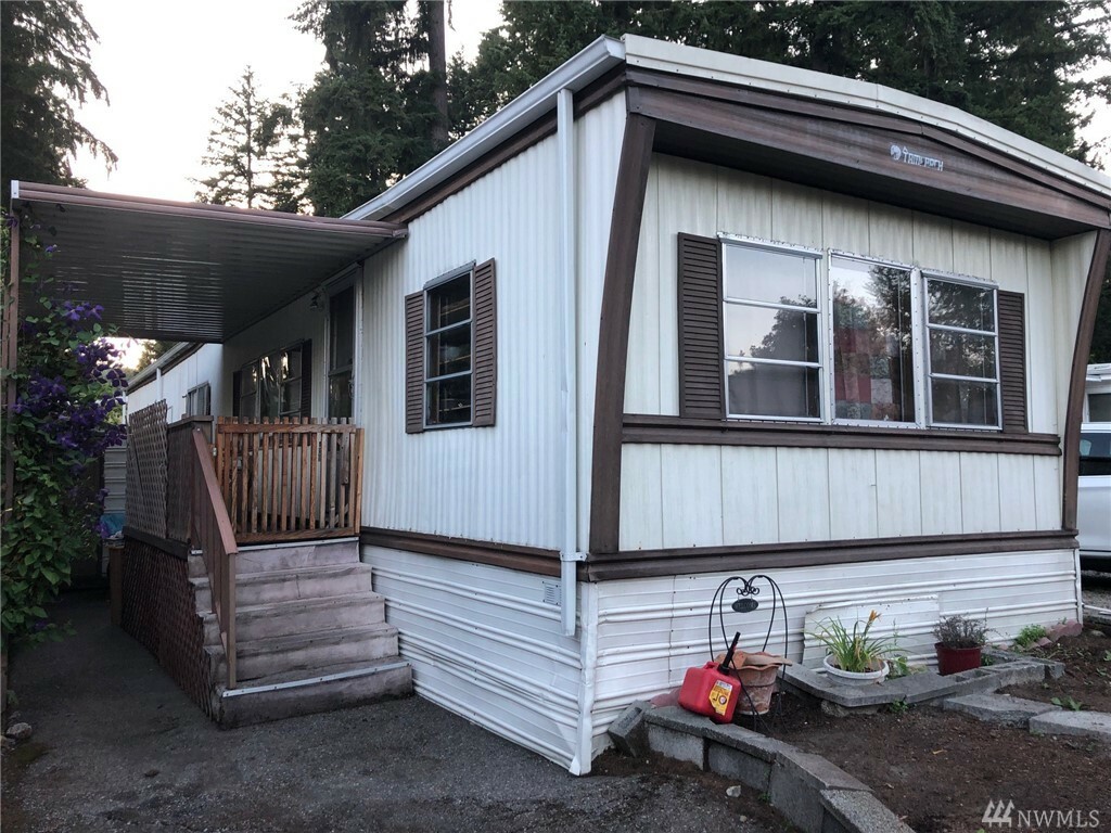 Property Photo:  18425 NE 95th St 143  WA 98052 