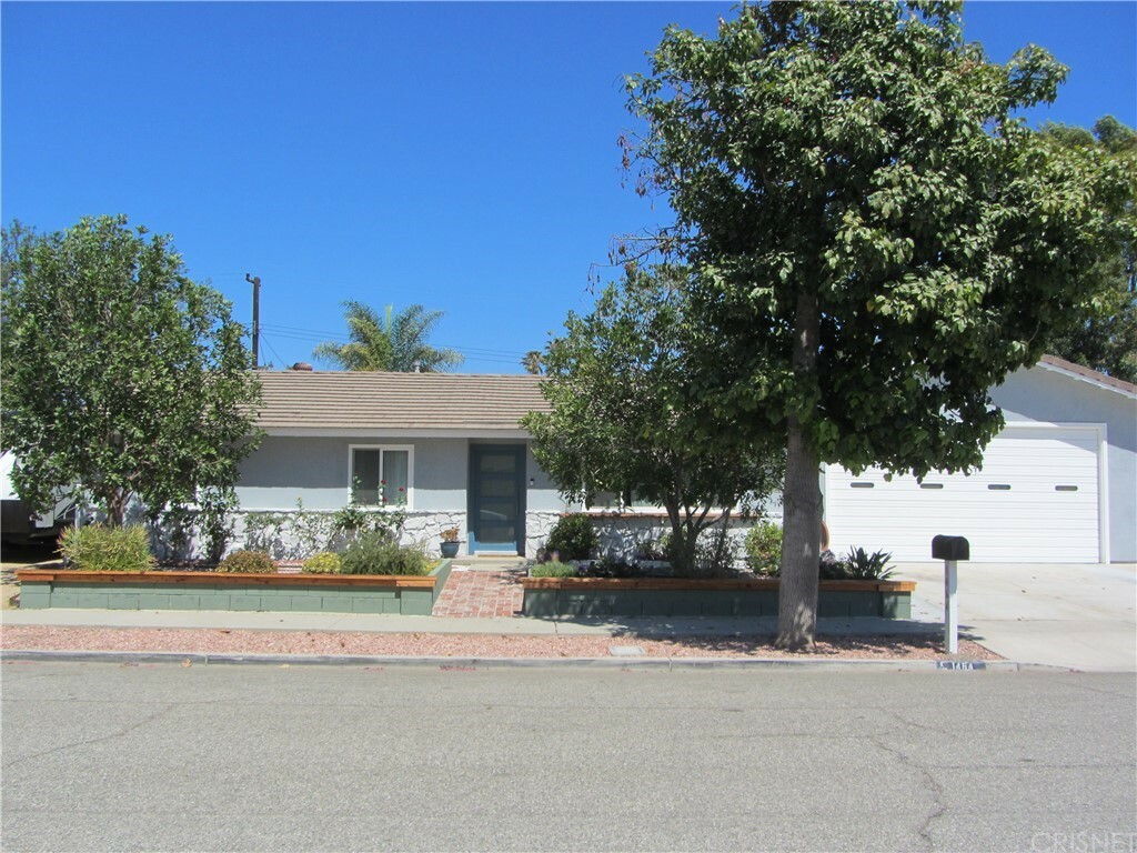 Property Photo:  1464 Glacier Street  CA 93063 