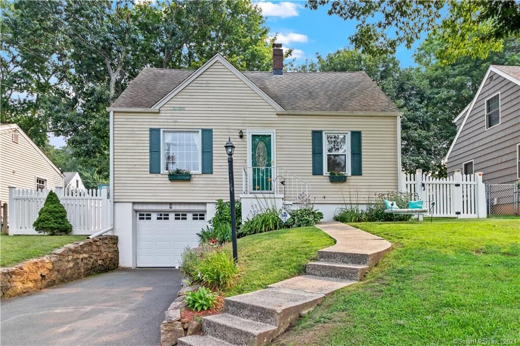 Property Photo:  9 Marion Road  CT 06405 