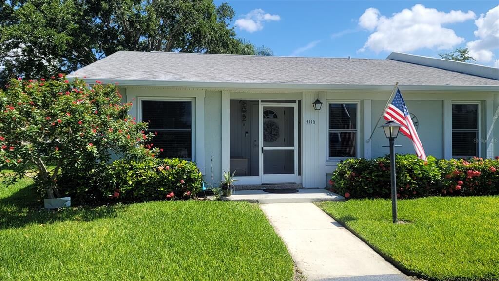 Property Photo: 4116 33rd Avenue Dr W 4116 FL 34205