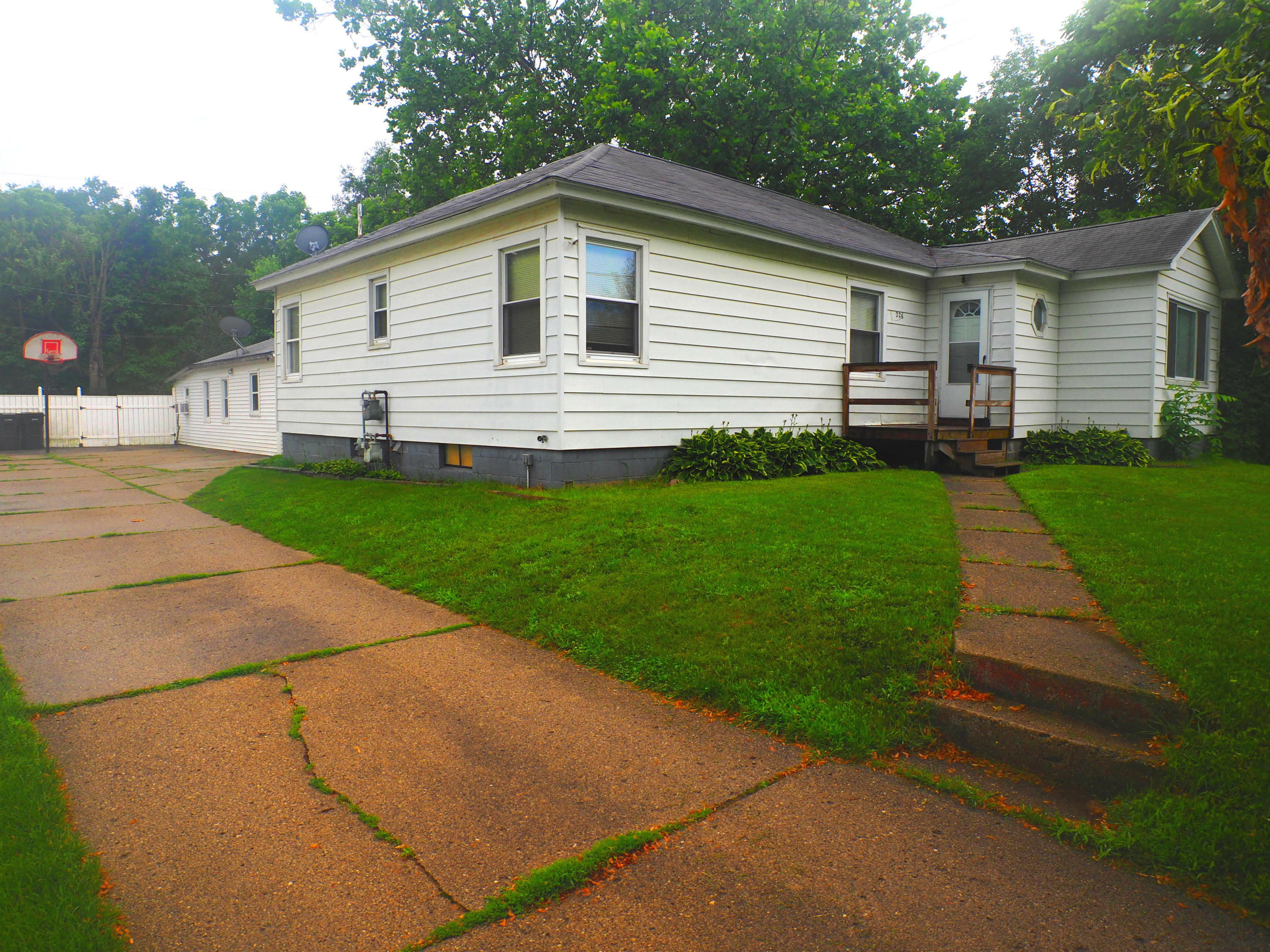 Property Photo:  226 E Maple Street  MI 49348 