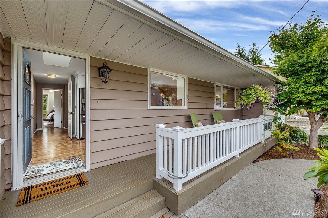 Property Photo:  521 51st St SW  WA 98203 