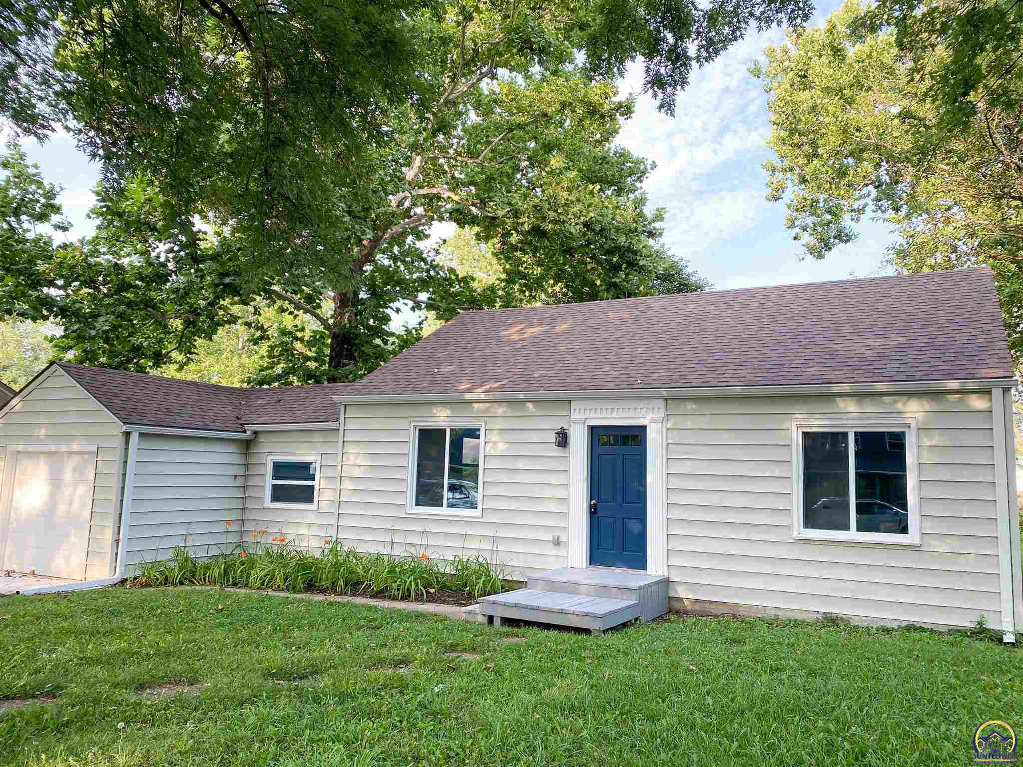 Property Photo:  5812 SE Cross St  KS 66619 