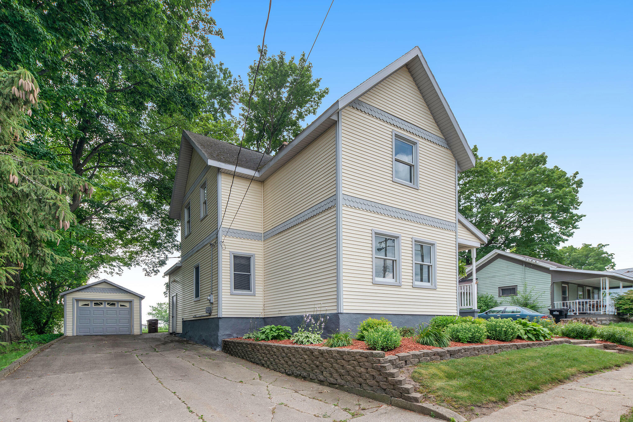 Property Photo:  42 E Waterloo Street NW  MI 49318 