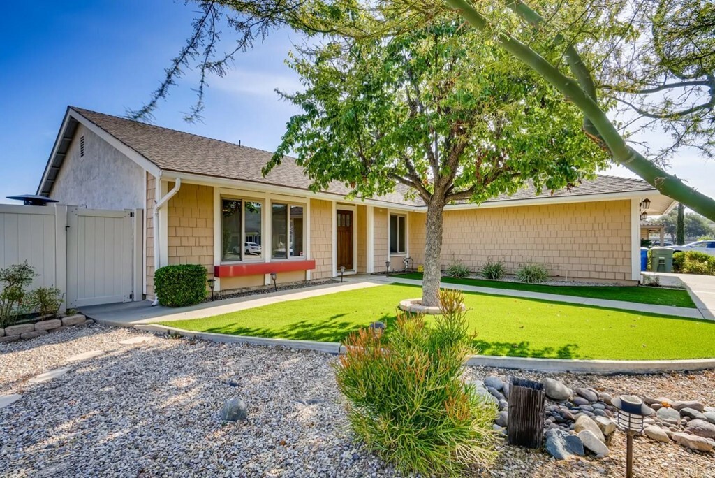 Property Photo:  1428 Egret Way  CA 92020 