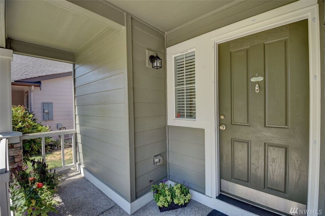 Property Photo: 3542 Surrey Dr NE WA 98506