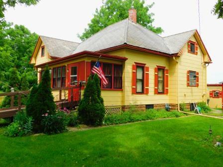 Property Photo:  306 N Elm Street  IL 60929 