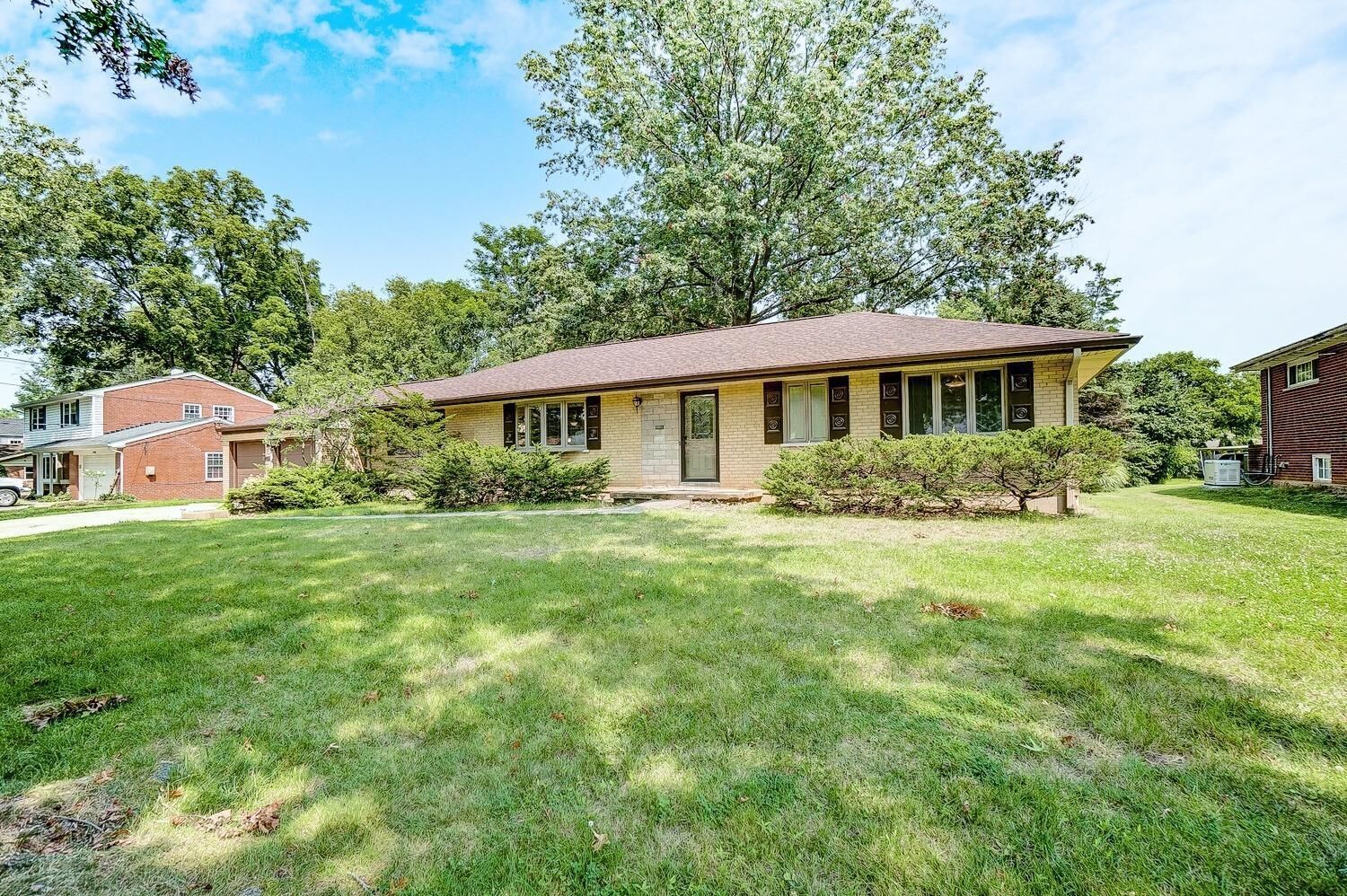 Property Photo:  8730 Cavalier Dr  OH 45231 