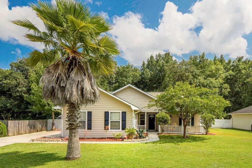 Property Photo:  105 Lake Palms Drive  GA 31548 