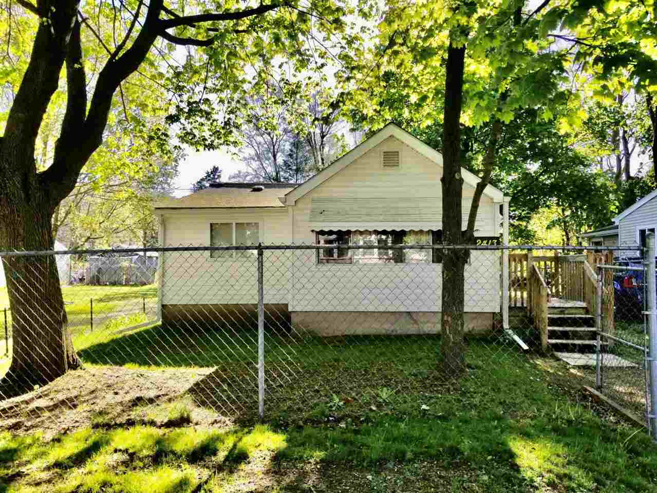 Property Photo: 2413 Crest Ave MI 49203
