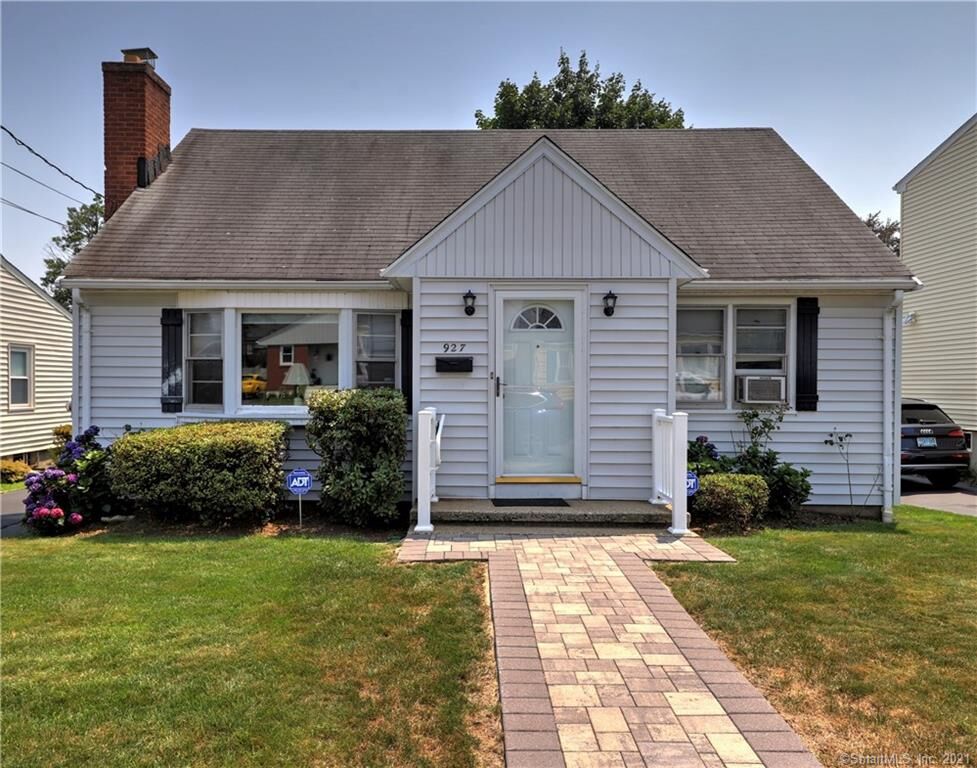 Property Photo:  927 Birmingham Street  CT 06606 