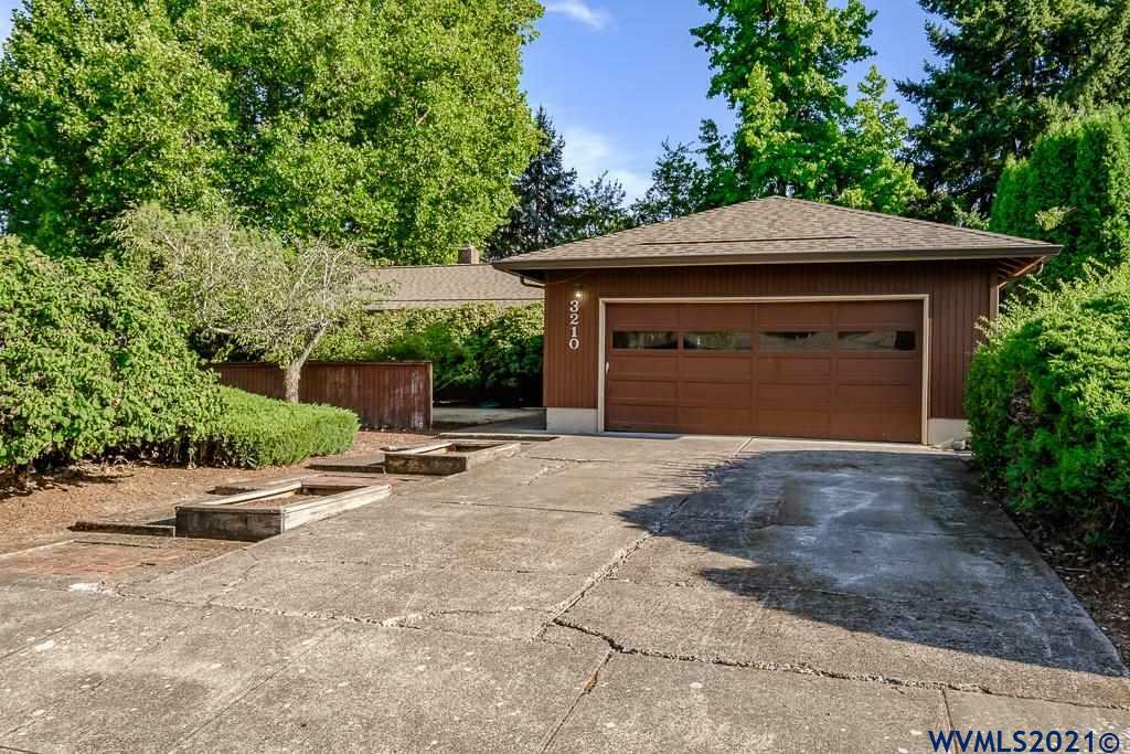 Property Photo: 3210 SW Long Av OR 97333