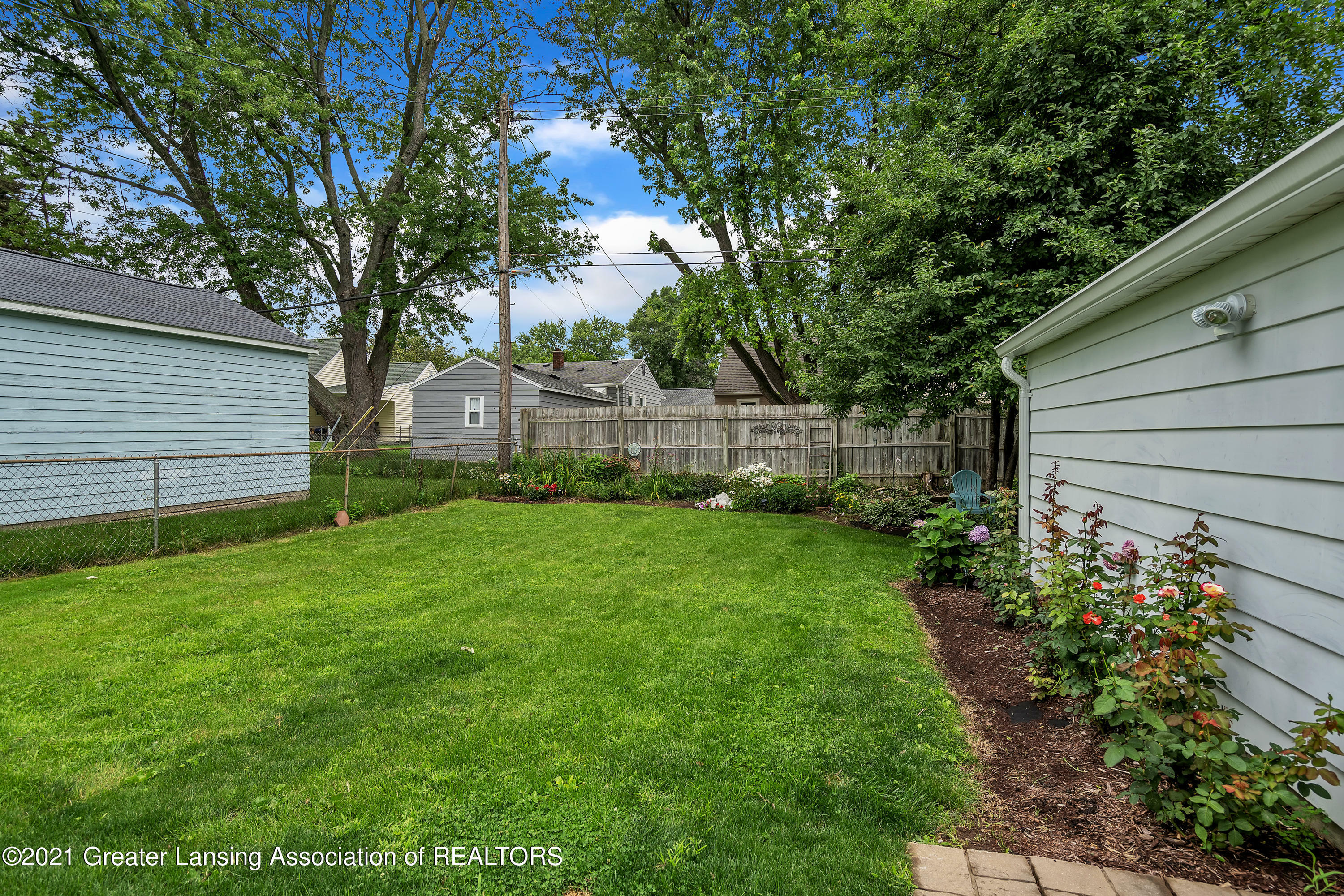 Property Photo:  1922 Victor Avenue  MI 48910 