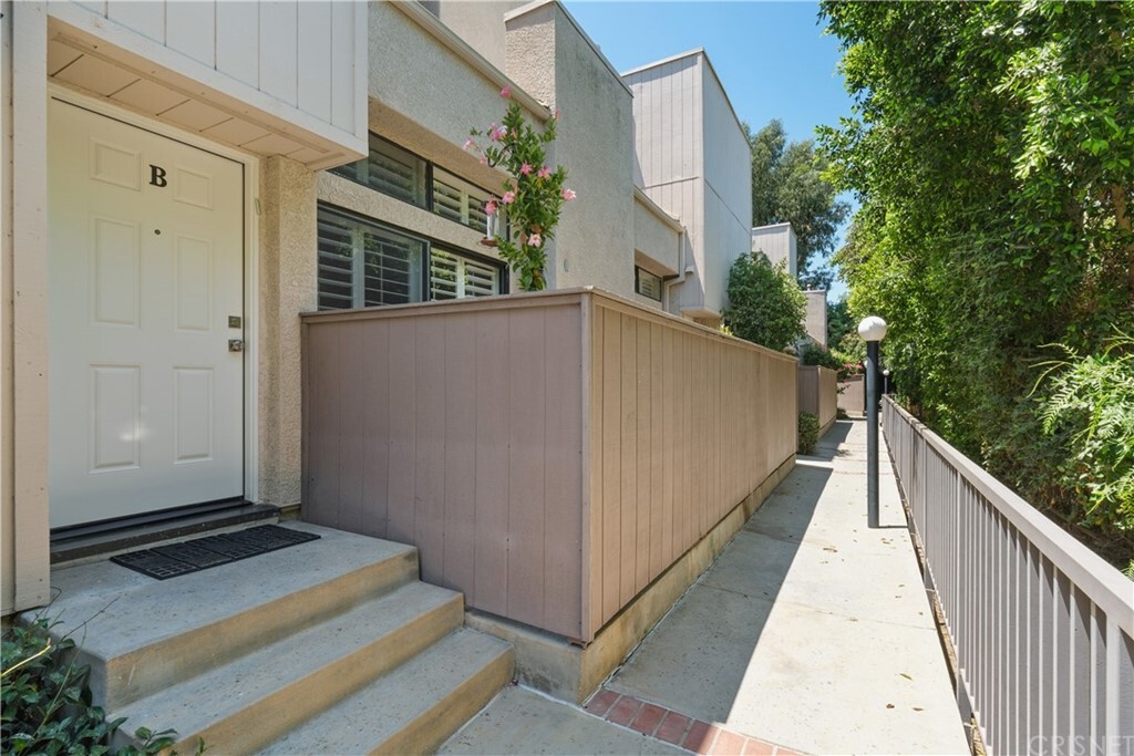 Property Photo: 15229 Magnolia Boulevard B CA 91403