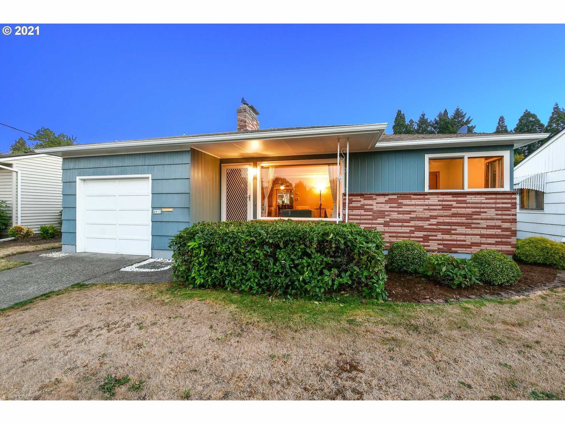 Property Photo: 4910 N Harvard St OR 97203