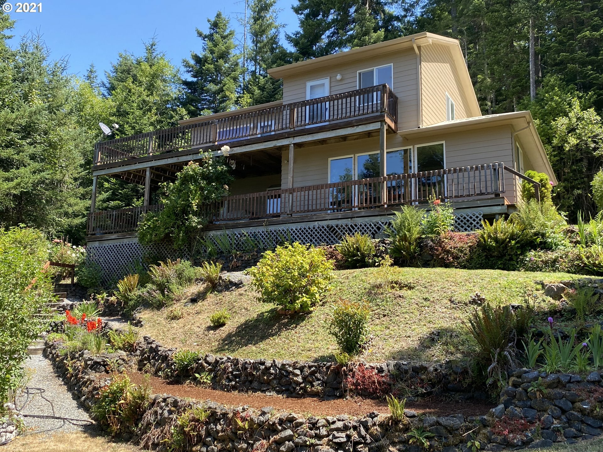 Property Photo:  30251 Hummingbird Hill Rd  OR 97444 