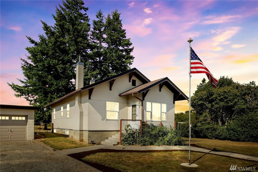 Property Photo: 3306 Mountain View Rd WA 98248