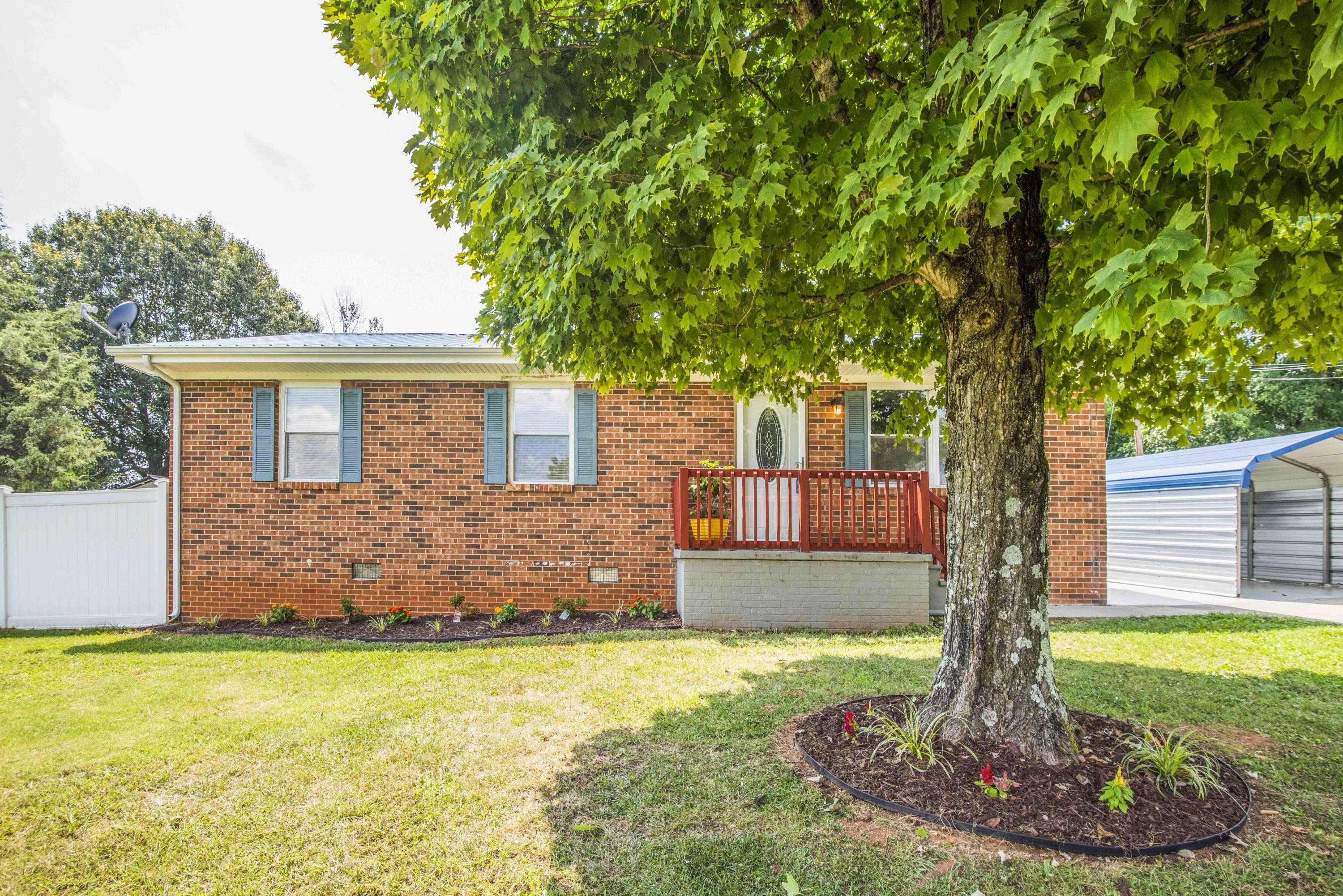 Property Photo:  906 Lincoln Drive  TN 37354 