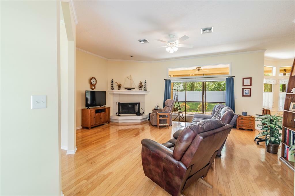 Property Photo:  1612 Tiverton Street  FL 32708 