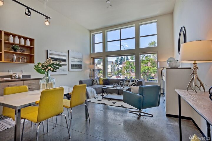 Property Photo: 4422 Bagley Ave N 203 WA 98103